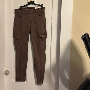American Eagle NWT brown cargo skinny jeans 10 short